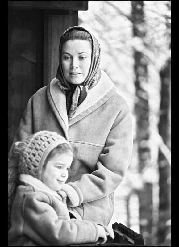 Stéphanie de Monaco avec sa mère, Grace Kelly, en 1970