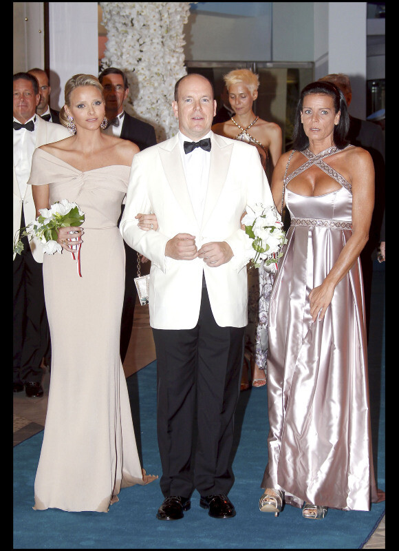 Stéphanie de Monaco au côté de son frère Albert II et de sa fiancée Charlene Wittstock