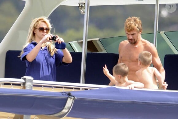 Britney Spears, ses fils Jayden et Sean, et son chéri Jason Trawick