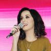 Katy Perry donne une interview à une radio allemande avant de signer quelques autographes à ses fans, dimanche 5 septembre à Berlin.