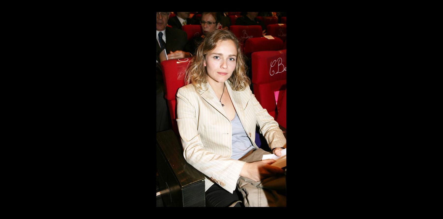 Films Et Séries Tv Avec Claire Borotra Claire Borotra et Guillaume Cramoisan ont dix jours... pour s'aimer