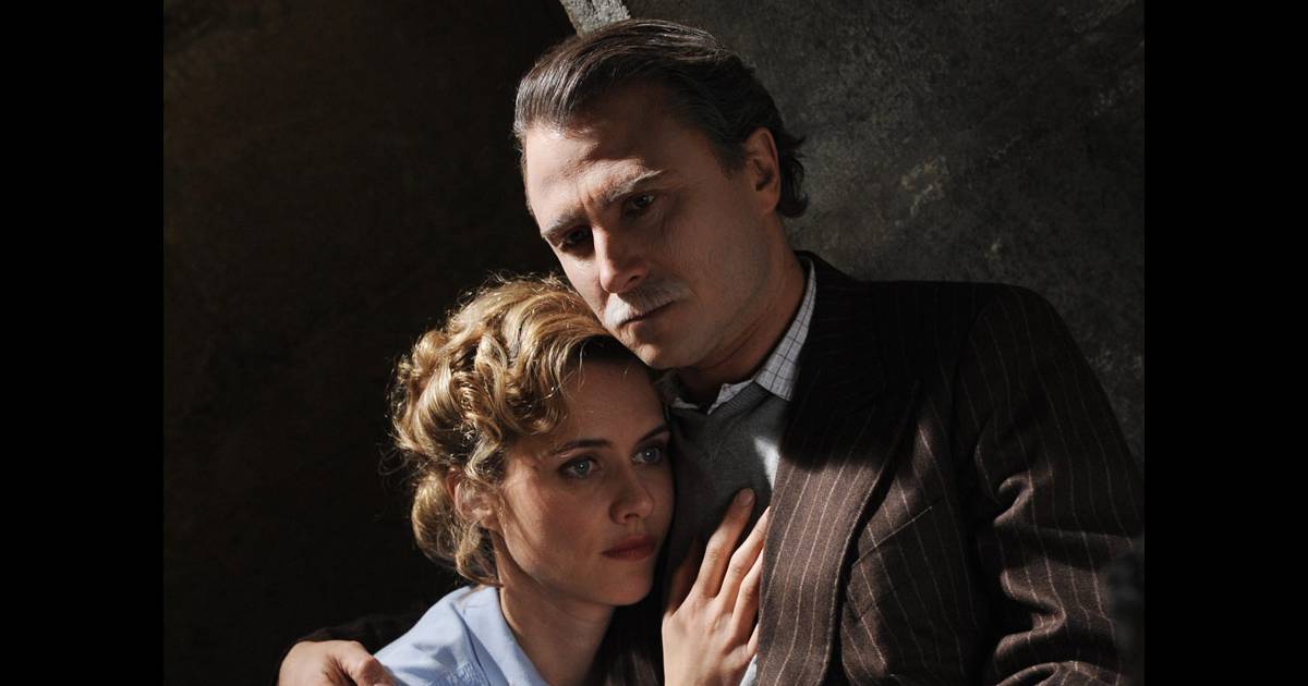 Films Et Séries Tv Avec Alexandre Brasseur Alexandre Brasseur et Virginie Desarnauts La Maison des Rocheville sur
