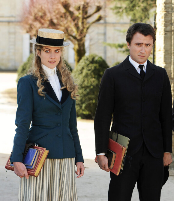 Virginie Desarnauts et Alexandre Brasseur dans La Maison des Rocheville sur France 2 à partir du 28 septembre 2010