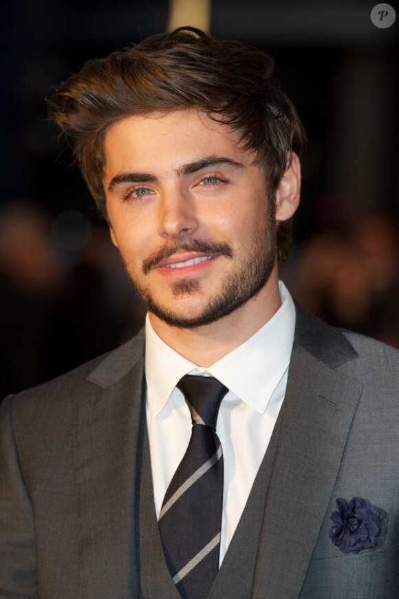 Zac Efron se rend à l'avant-première londonienne de son film Charlie St. Cloud, jeudi 16 septembre.