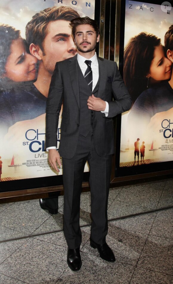 Zac Efron se rend à l'avant-première londonienne de son film Charlie St. Cloud, jeudi 16 septembre.