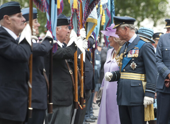 Le prince Charles et son épouse Camilla lors de la commémoration de la Bataille d'Angleterre en l'abbaye de Westminster à Londres le 20 septembre 2010