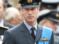 Le prince William d'une grande prestance au côté de son père, ému aux larmes !