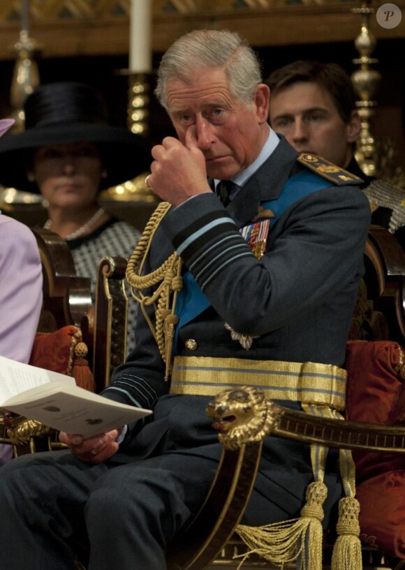 Le prince Charles, ému, lors de la commémoration de la Bataille d'Angleterre en l'abbaye de Westminster à Londres le 20 septembre 2010
