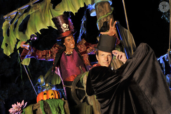 Stéphane Rotenberg fête Halloween avec le docteur Facilier à Disneyland Paris le 26 septembre 2010