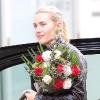 Kate Winslet se promène à New York avec des fleurs le 6 octobre 2010