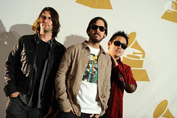 Pour le nouveau titre de la saga Medal of Honor (sortie : le 14 octobre 2010), Linkin Park prête son single The Catalyst. Joe Hahn (à droite, aux côtés de Rob bourdon et Mike Shinoda) en réalise le clip, ainsi qu'une vidéo teaser du jeu.