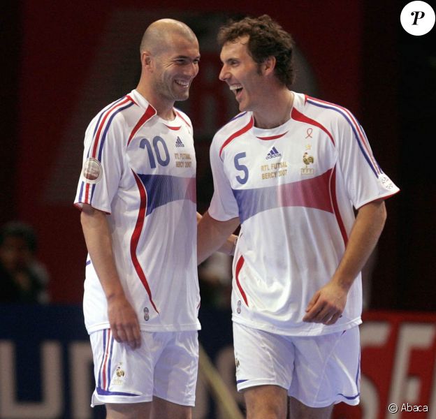 Laurent Blanc Zinedine Zidane Echange De Bons Procedes Purepeople