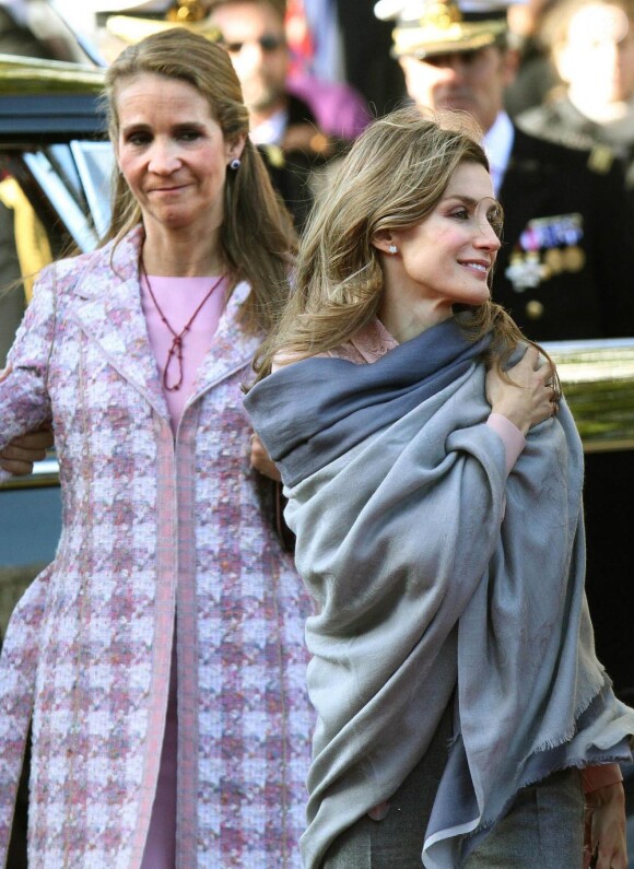 Letizia d'Espagne et la princesse Elena à la fête nationale d'Espagne et Jour de l'Hispanité. 12/10/2010