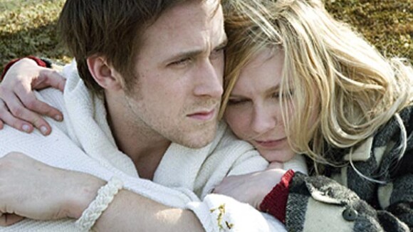 Ryan Gosling et Kirsten Dunst s'aiment dans leur nouveau film plein de secrets !