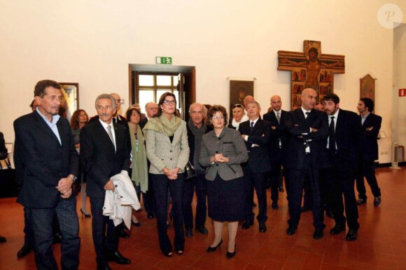 Caroline de Monaco est en visite à Florence, en Italie. Elle découvre la Galerie des Offices ainsi que le Corridor de Vasari. 15/10/2010