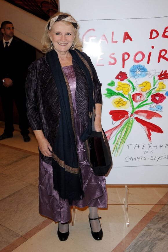 Marie-Christine Barrault lors du 18e Gala de l'Espoir au théâtre des Champs-Elysées à Paris le 18 octobre 2010