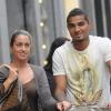 Kevin-Prince Boateng en promenade avec sa femme Jenny, et leur fille Jermaine, à Milan, le 5 octobre 2010