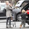 Sharon Stone fait ses courses avec ses fils Laird et Quinn, le 17/10/10 à Beverly Hills