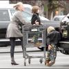 Sharon Stone fait ses courses avec ses fils Laird et Quinn, le 17/10/10 à Beverly Hills