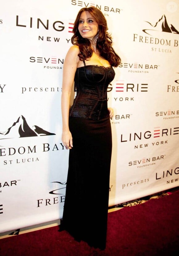 La superbe Sofia Vergara, à l'occasion de la grande soirée Seven Bar Foundation's Lingerie, au Cipriani, à New York, le 22 octobre 2010.