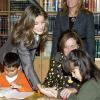 Letizia d'Espagne a visité une école pour les enfants non-voyants à Madrid. Le 27 octobre 2010