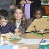 Letizia d'Espagne a visité une école pour les enfants non-voyants à Madrid. Le 27 octobre 2010