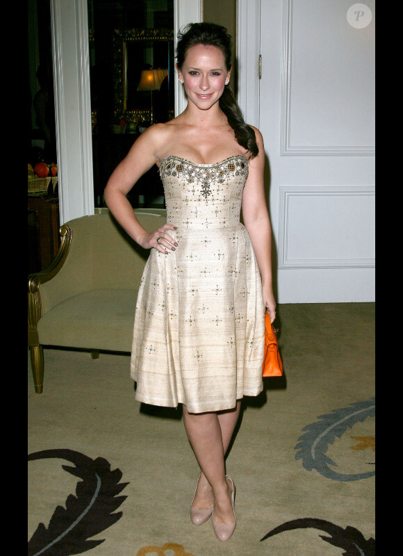 Jennifer Love Hewitt lors du 39e prix humanitaire annuel "Paix contre violence" au Beverly Hotel le 29 octobre 2010
