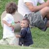 Matthew McConaughey et sa femme Camila Alves ont passé l'après-midi dans un parc à Austin avec leurs deux enfants Vida et Levi le 24 octobre 2010