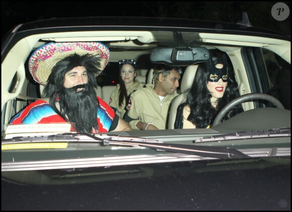 Gwen Stefani, Adrian Young, Tony Kanal et Erin Lokitz se rendent à la soirée organisée par Kate Hudson à l'occasion d'Halloween, le 30 octobre 2010