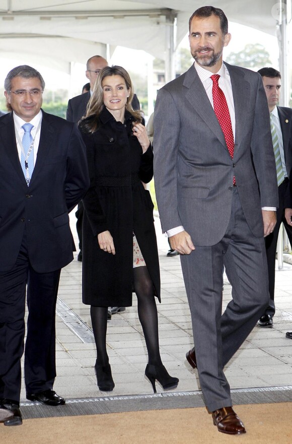 Letizia et Felipe lors de l'inauguration d'une nouvelle entreprise le 11/11/10 à Vizcaya dans le Pays Basque en Espagne