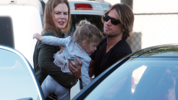 Nicole Kidman : Pas glamour... mais ravie d'être avec sa poupée et son chéri !