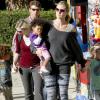 Heidi Klum et ses enfants vont acheter des jouets (13 novembre 2010 à Brentwood)