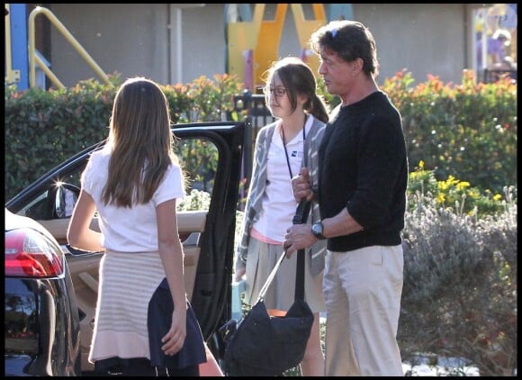 Sylvester Stallone va chercher ses filles à l'école, à Los Angeles, le 17 novembre 2010
