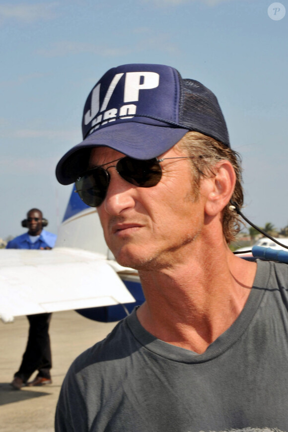 Sean Penn, en plein mission en Haïti, février 2010