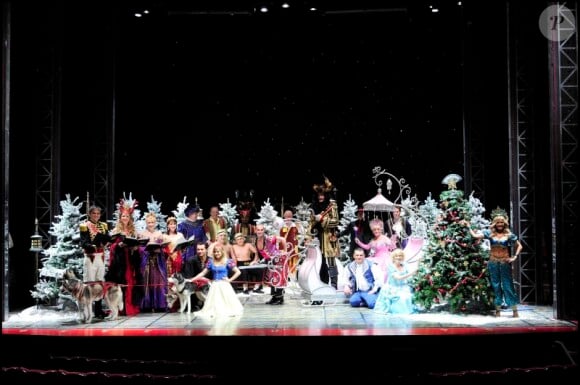 Le show annuel de Noël (pantomime) au théâtre Piccadilly à Londres le 27 novembre 2010