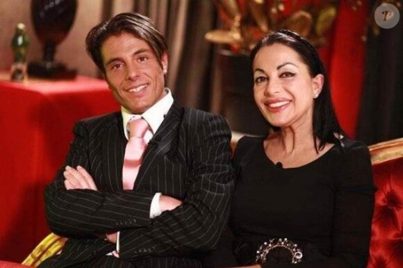 Giuseppe, ici avec sa mère Marie-France, de l'émission Qui veut épouser mon fils ?, sera papa pour la troisième fois en 2011.