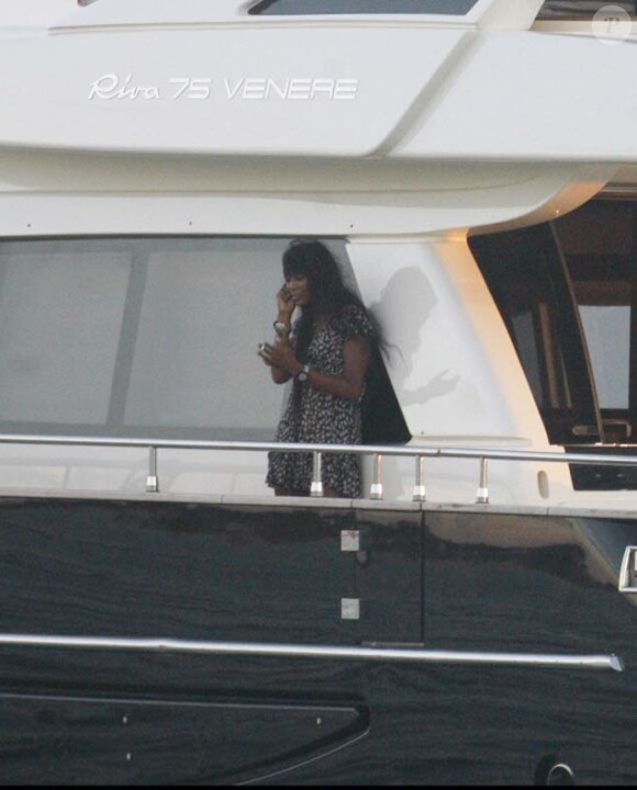 Naomi Campbell et Vladimir Doronin profitent de leur bateau à Miami à la fin du mois de novembre 2010