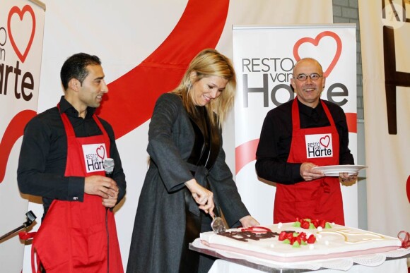 Maxima des Pays-Bas inaugure un 25e centre de l'association Resto VanHart le 9 décembre 2010.