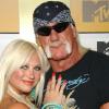 Hulk Hogan et son ex-femme Linda Hogan posent durant les MTV Video Music Awards à New York en août 2006