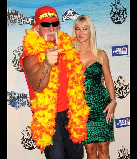 Hulk Hogan et sa fiancée Jennifer McDaniel posent lors d'une avant-première en août 2010 à Los Angeles