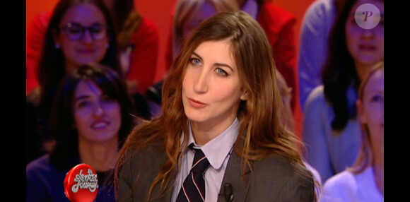 Tania Bruna-Rosso, hier aux commandes du Petit Journal sur Canal +.