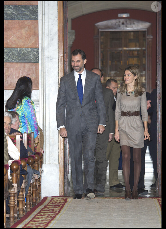 Letizia et Felipe d'Espagne à l'académie royale de la langue à Madrid, le 17 décembre 2010.