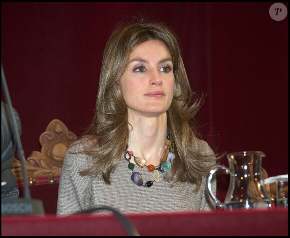 Letizia d'Espagne à l'académie royale de la langue à Madrid, le 17 décembre 2010.