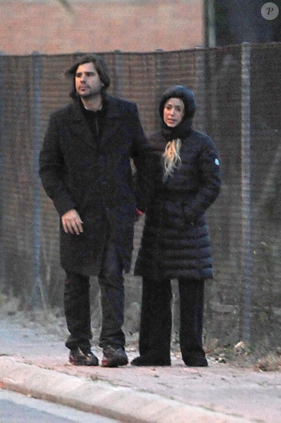 Shakira et son petit ami Antonio de la Rua se promènent dans les rues de Barcelone, il y a quelques jours...