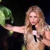 Shakira se produit sur la scène de l'Odyssey Arena, à Belfast (Irlande), vendredi 17 décembre, dans le cadre de son Sun Comes Out World Tour.