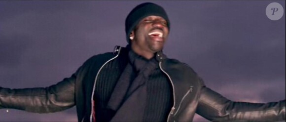 Akon, Andy Samberg et Jorma Taccone chantent I Just had sex, avec la participaiton de Jessica Alba, Blake Lively et John McEnroe. Saturday Night Live, le 18 décembre 2010