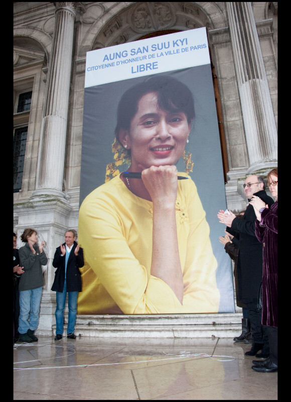 Portrait d'Aung San Suu Kyi à Paris