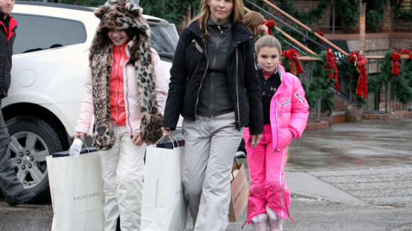 Lori Loughlin : la star de 90210 s'éclate avec sa fille et un bébé léopard !