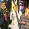 Les New Kids on the Block et les Backstreet Boys sur scène à Time Square, New York, le 31 décembre 2010.