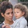 Halle Berry et Nahla se promènent dans les rues de Malibu, le 5 janvier 2011